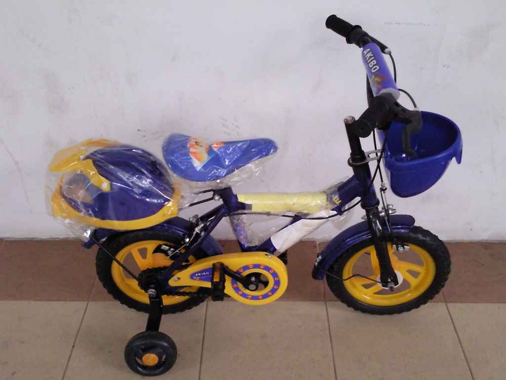 12" Bmx Helmet.JPG (152025 bytes)